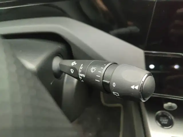 Peugeot 308 view 13