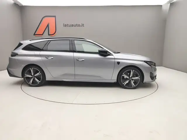Peugeot 308 view 8
