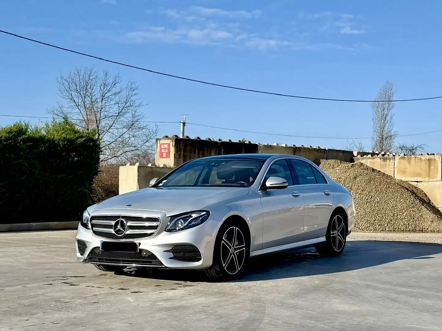 Mercedes-Benz E 400 400 D 340CH AMG LINE 4MATIC 9G-TRONIC EURO6D-T-EVAP-ISC 150G Grau - 1