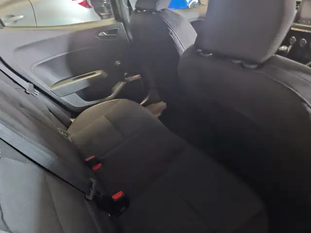 Renault Clio view 15