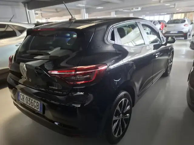 Renault Clio view 9
