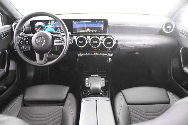 Mercedes-Benz A 180 *1.Hand*Navi*T-Leder*SHZ*DAB*