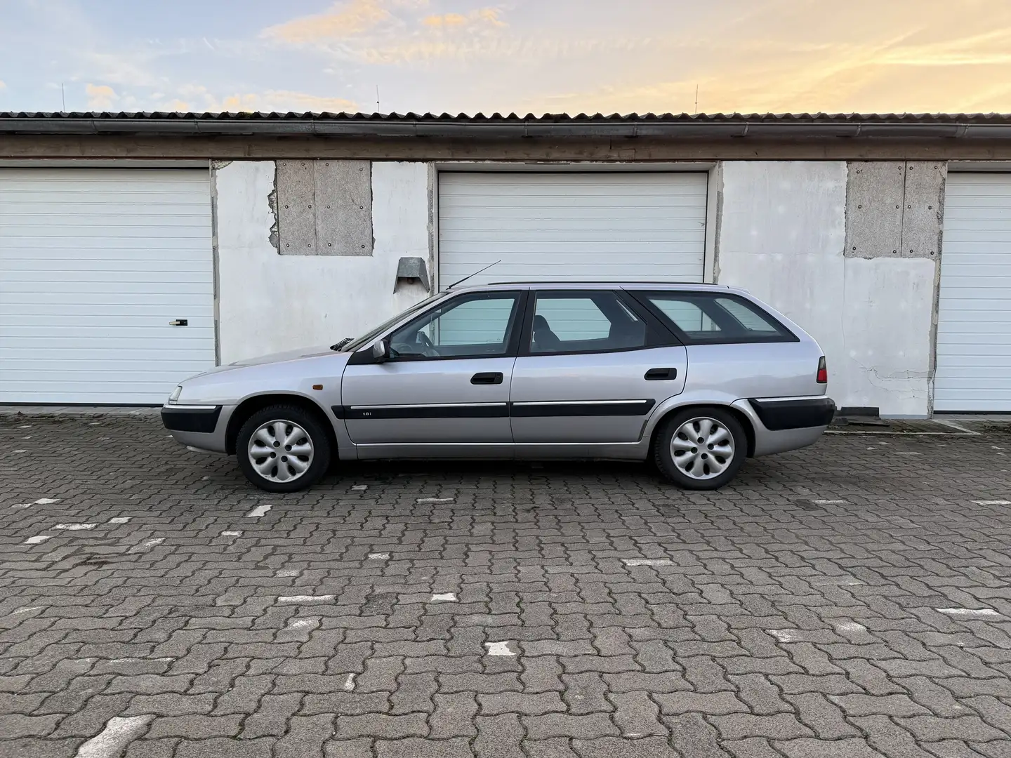 Citroen Xantia 1.8 X1 Break KLIMA|8-Fach|TÜV NEU Silber - 1