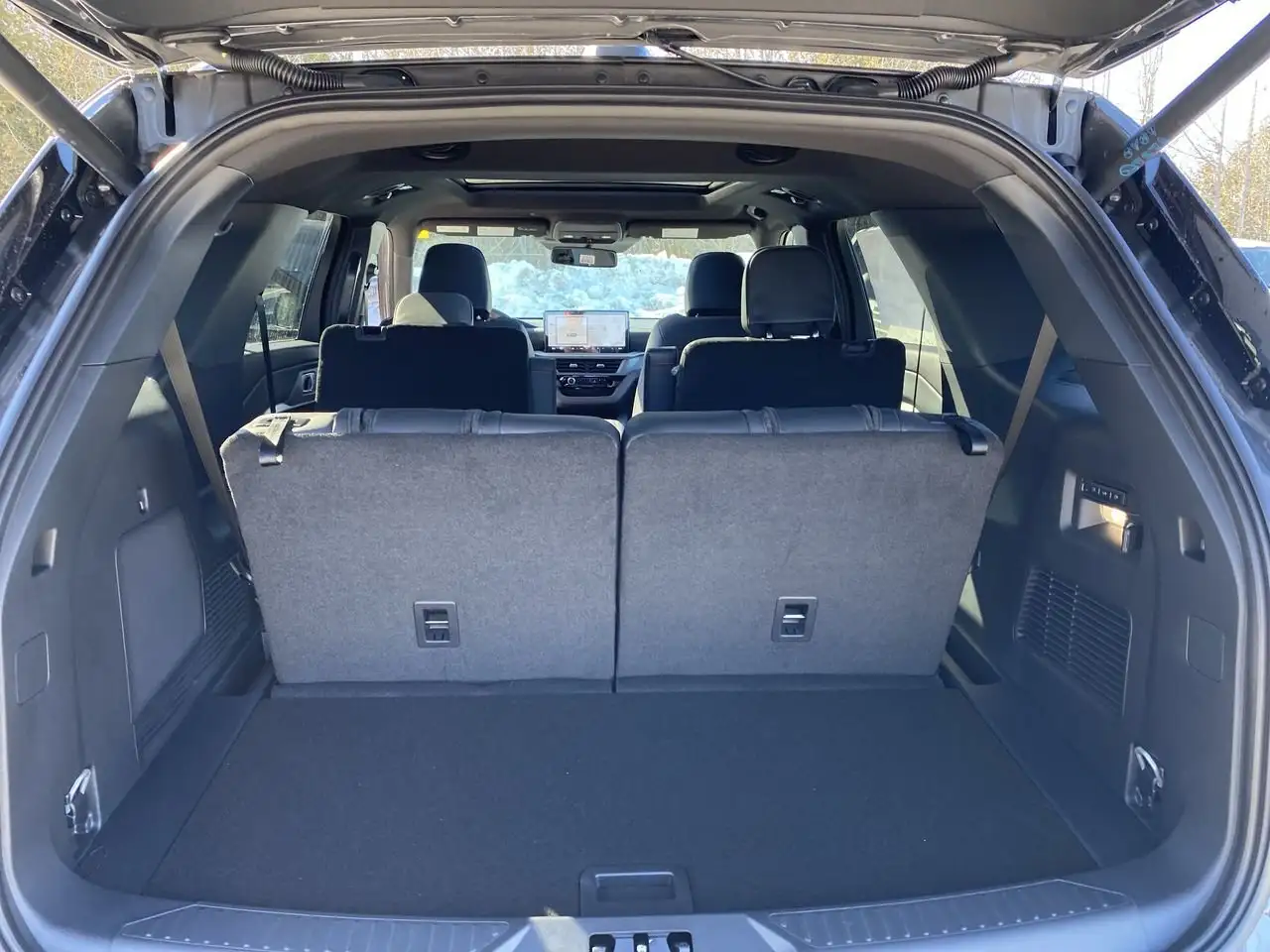 Ford Explorer photo Ford Explorer