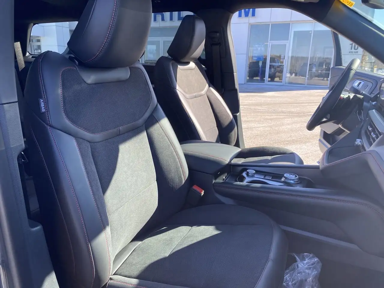 Ford Explorer photo Ford Explorer