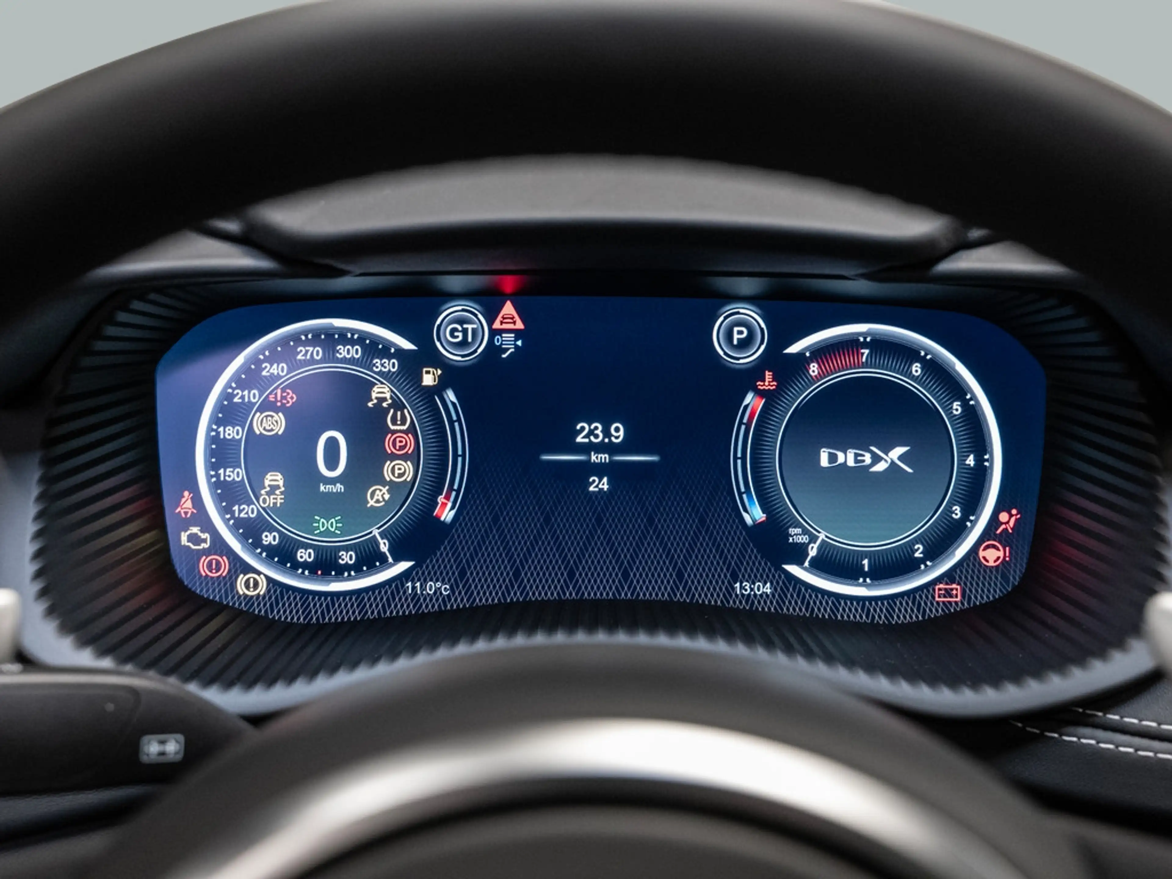 Aston Martin DBX Magnetic Silver Onyx Black — photo 6