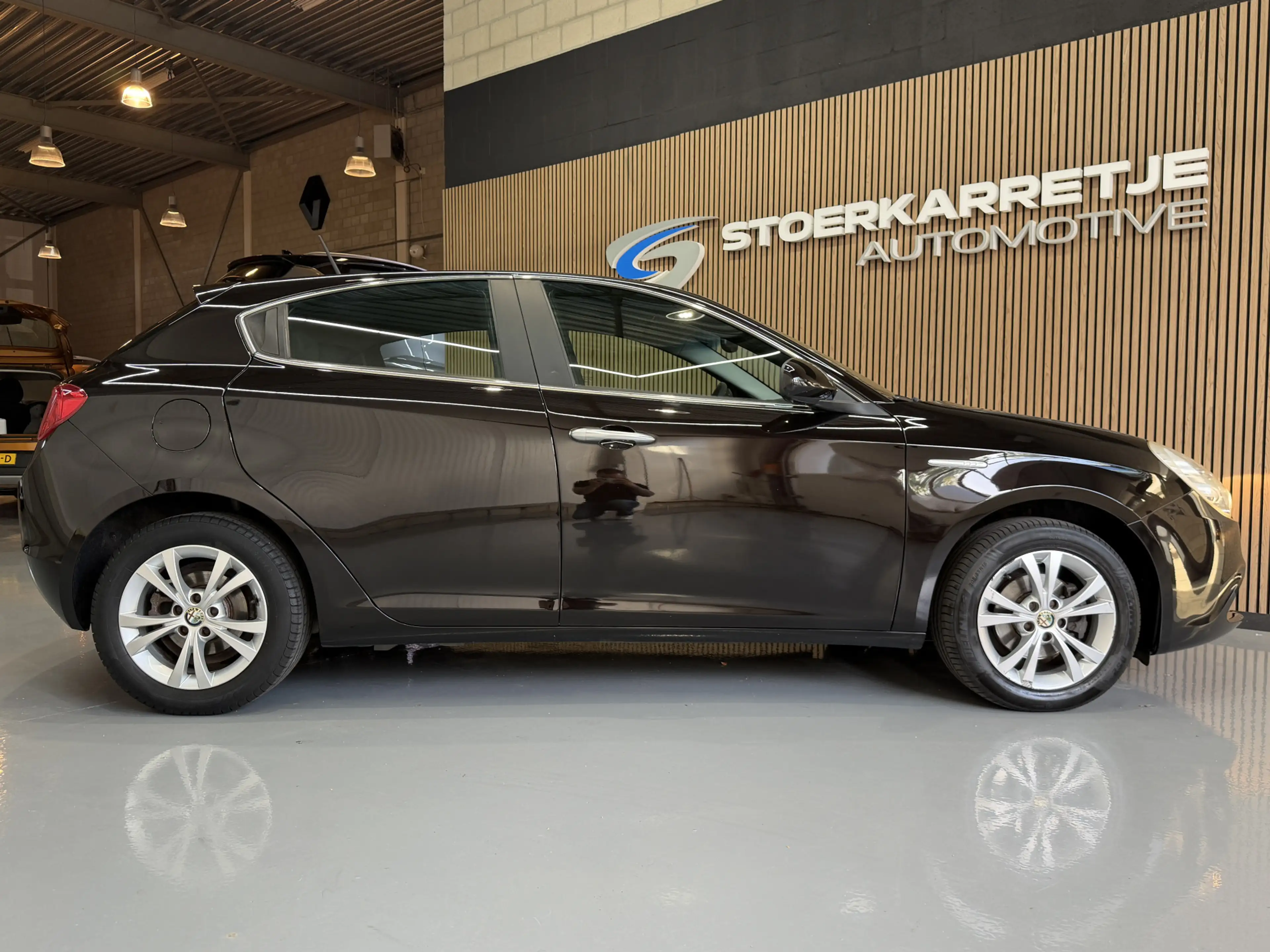 Alfa Romeo Giulietta 1.4 T Distinctive Clima | Navi | Cruise control | — photo 37