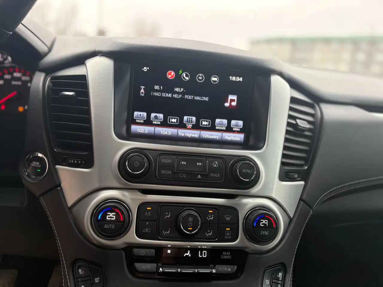 GMC Yukon снимка GMC Yukon