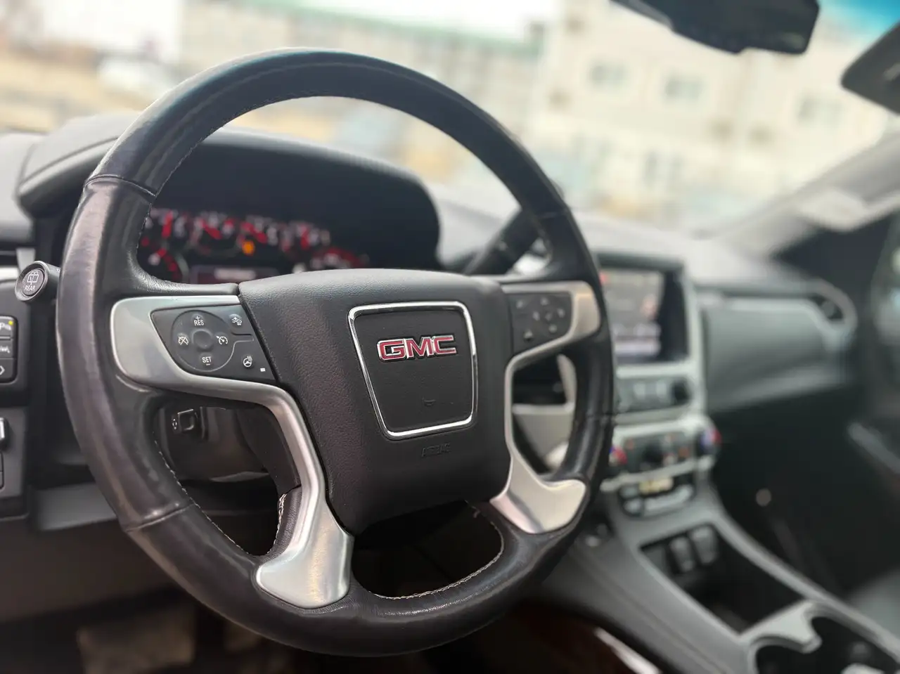 GMC Yukon снимка GMC Yukon