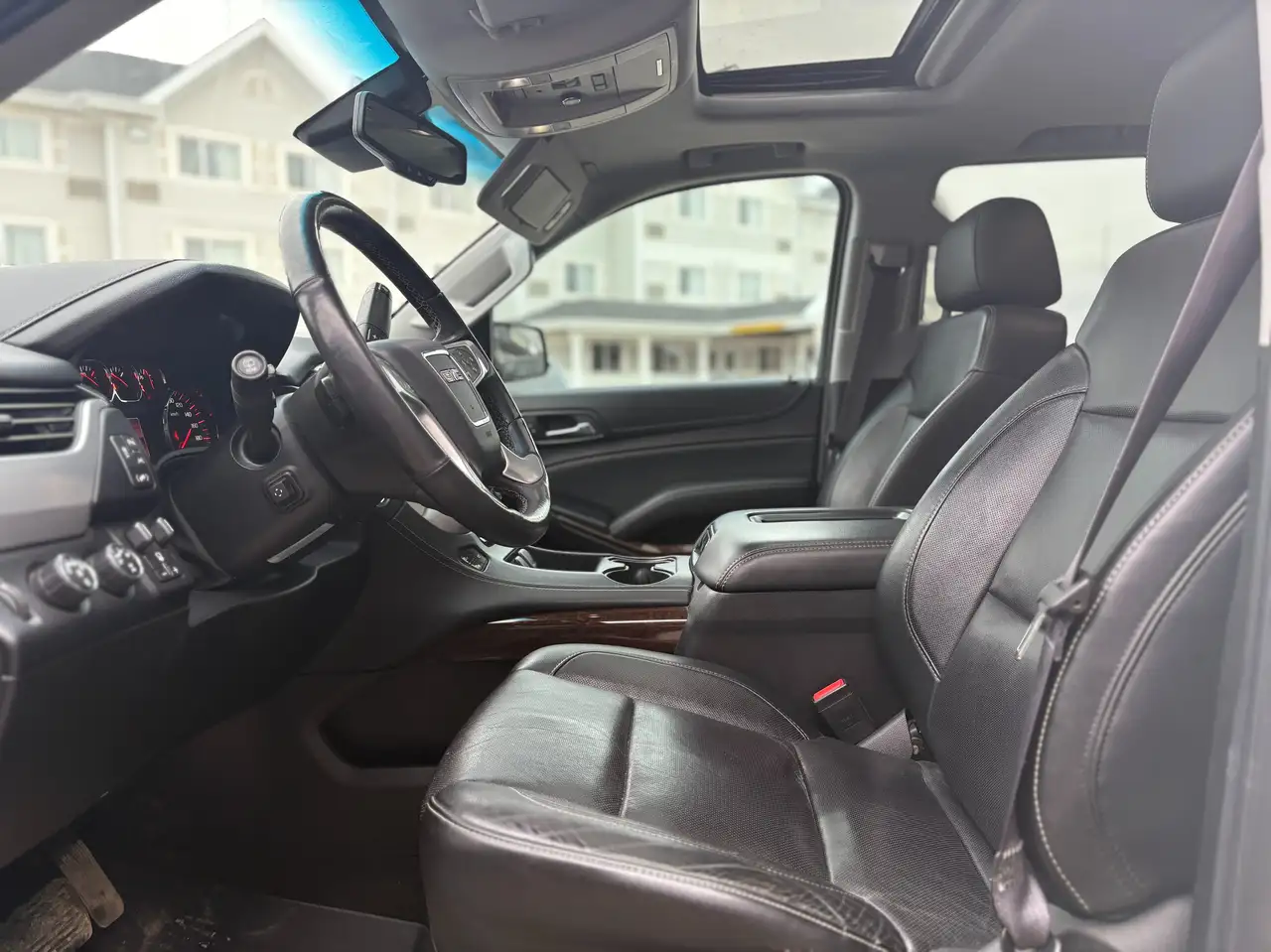 GMC Yukon снимка GMC Yukon