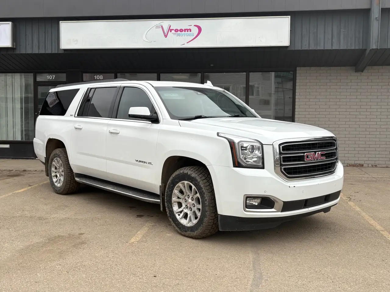 GMC Yukon снимка GMC Yukon