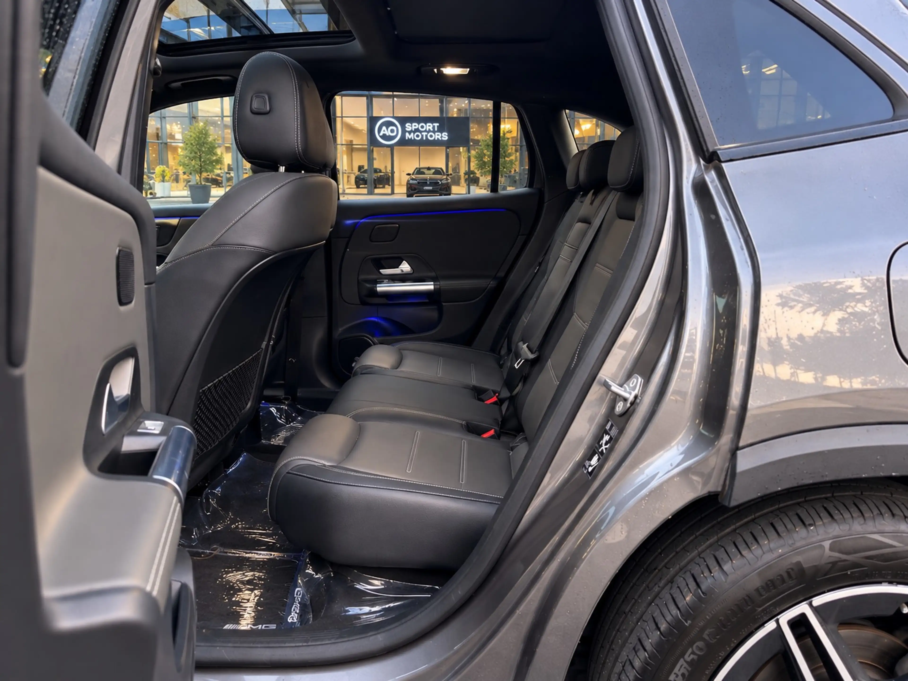 Mercedes-Benz GLA 200 GLA 200 d Pack AMG | Pano| Head Up| Memoir | Night Paket | 1er main | Full Option — photo 8