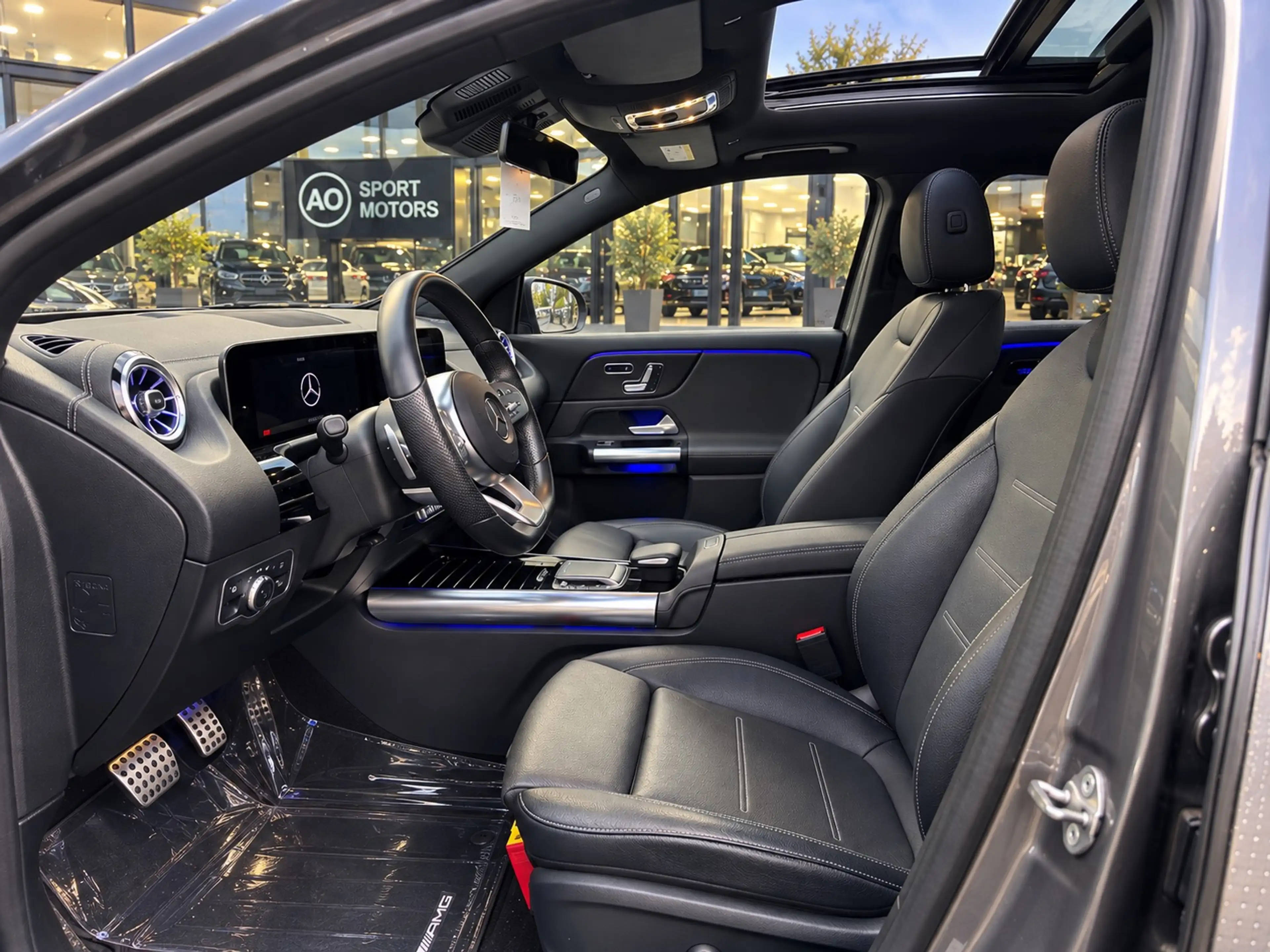 Mercedes-Benz GLA 200 GLA 200 d Pack AMG | Pano| Head Up| Memoir | Night Paket | 1er main | Full Option — photo 7