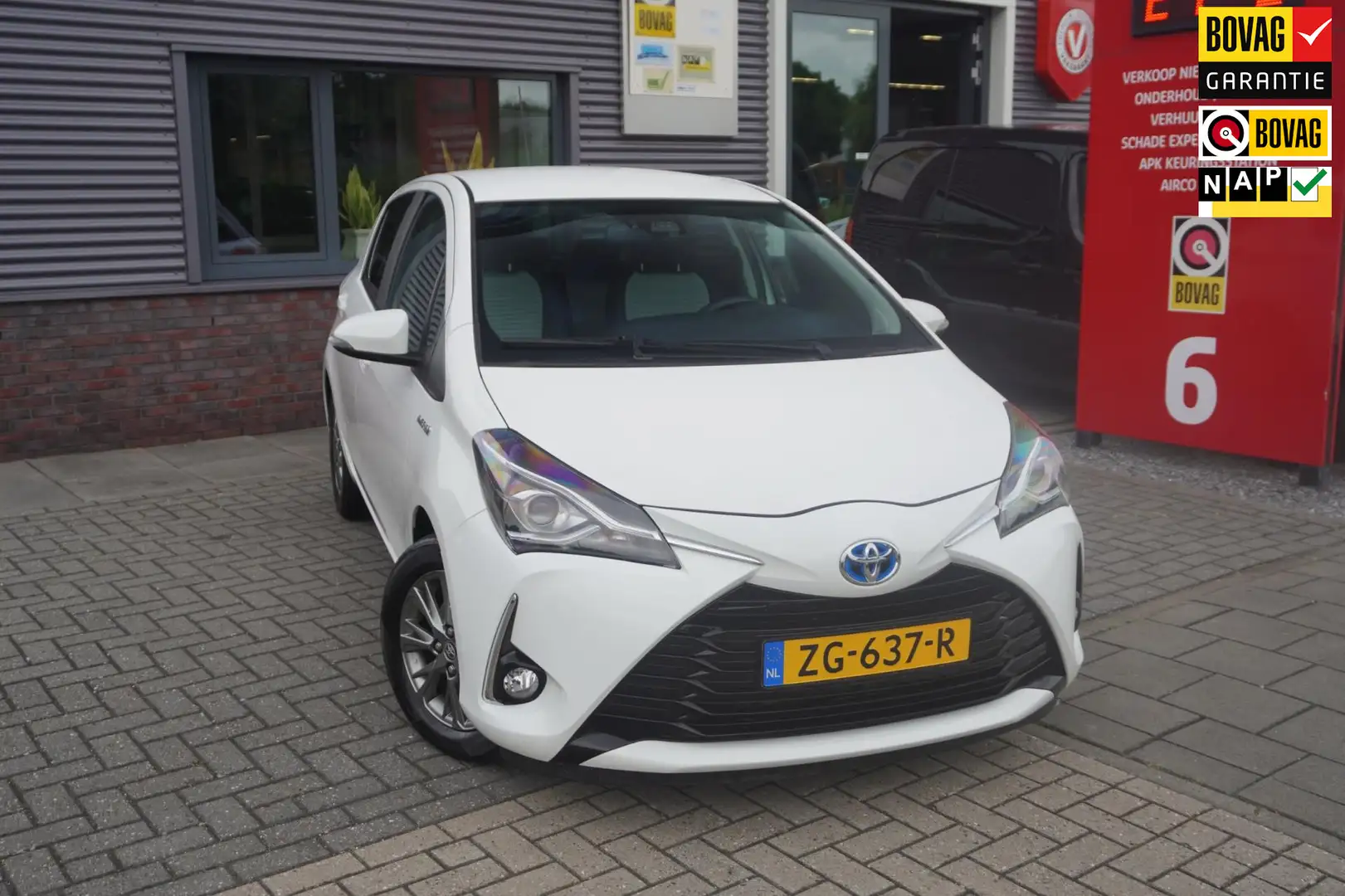 Toyota Yaris 1.5 Hybrid Dynamic / Dealer onderhouden / Cruise Bianco - 1