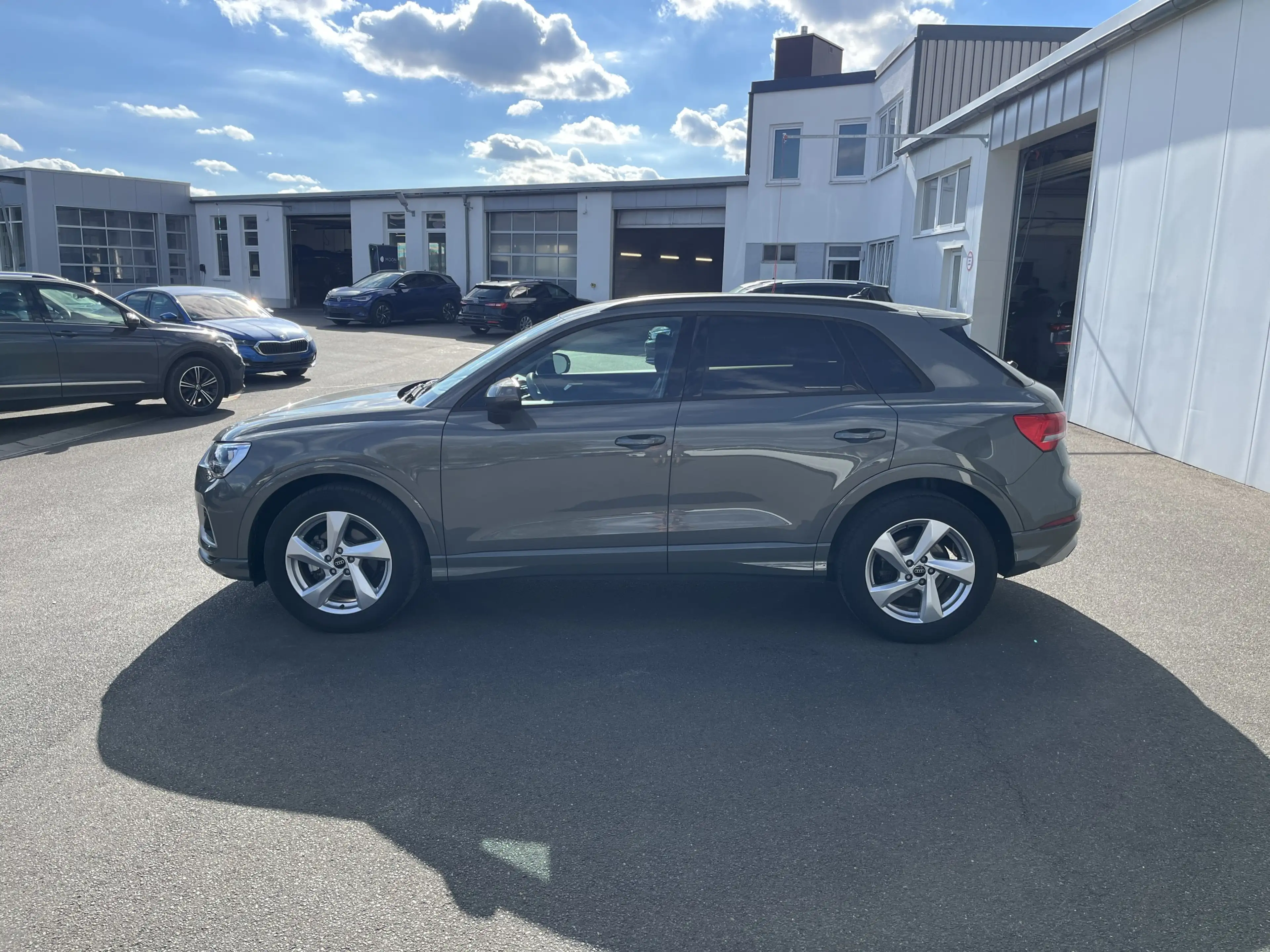 Audi Q3 35 2.0 TDI S tronic advanced 188€ m0% Anz. Navi — photo 3