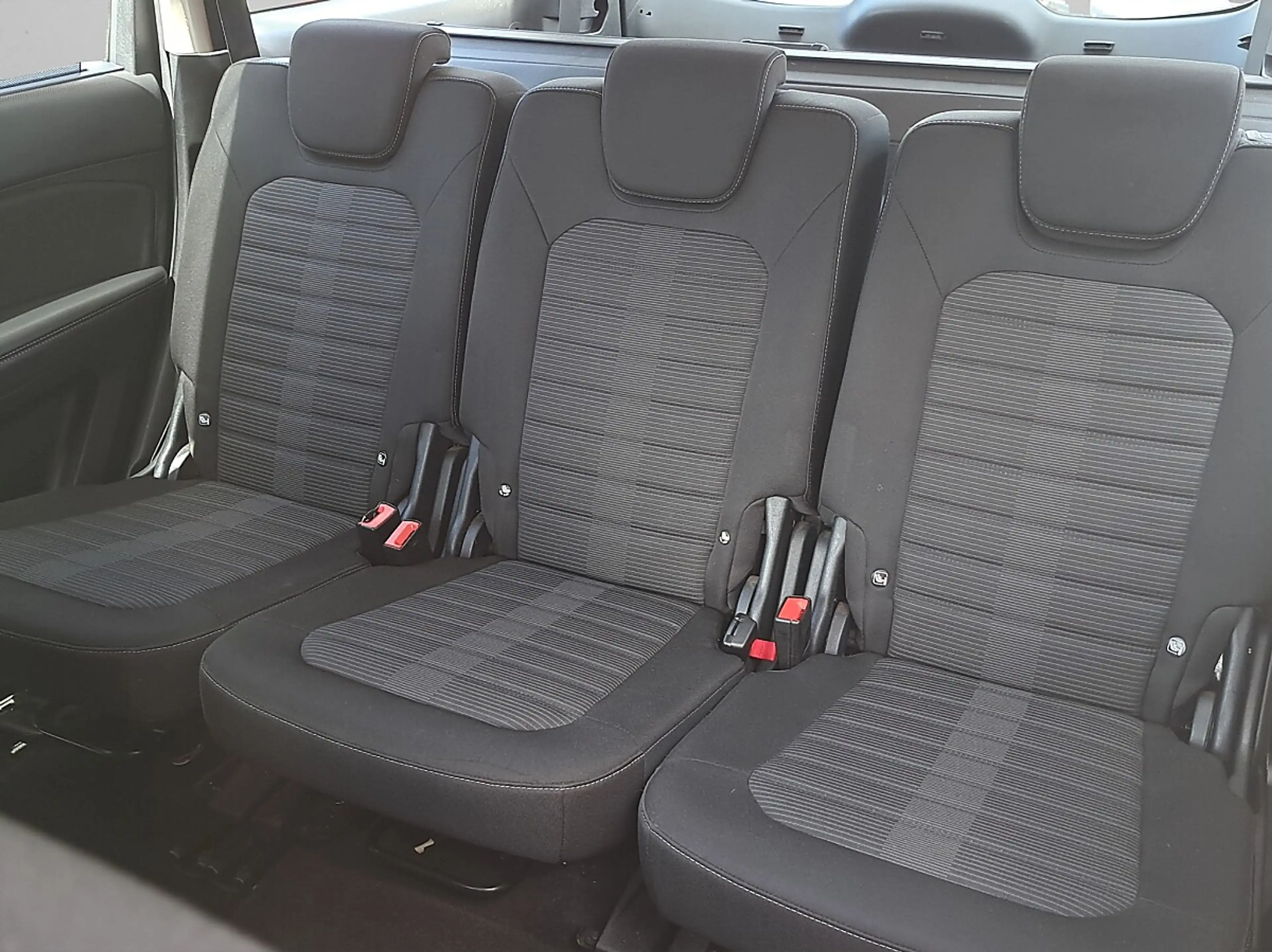 Ford Galaxy 2,0 EcoBlue SCR Business Aut. — photo 12