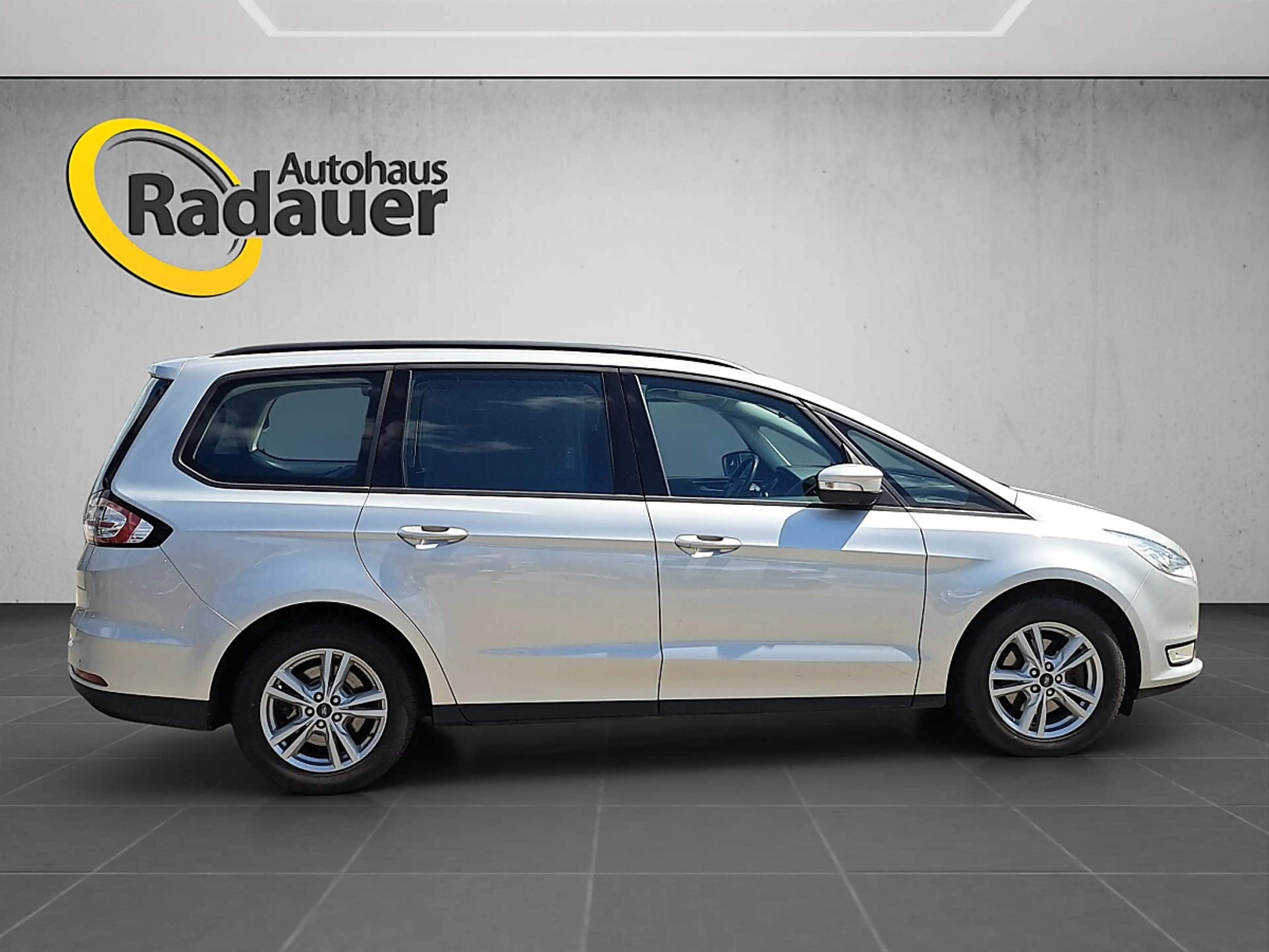 Ford Galaxy 2,0 EcoBlue SCR Business Aut. — photo 6