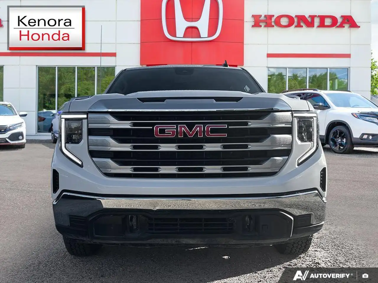 GMC Sierra 1500 снимка GMC Sierra 1500