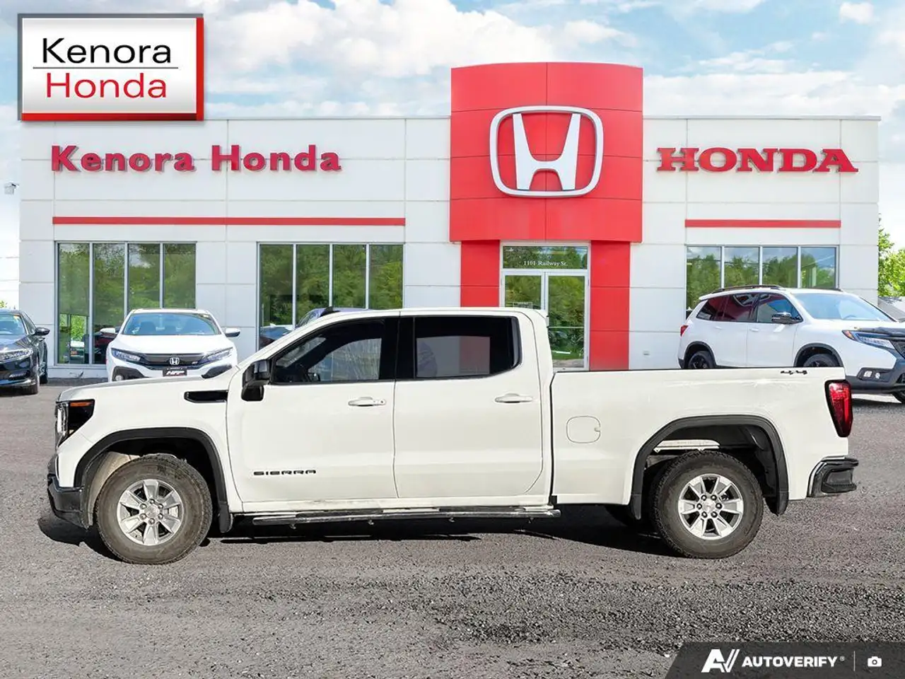 GMC Sierra 1500 снимка GMC Sierra 1500