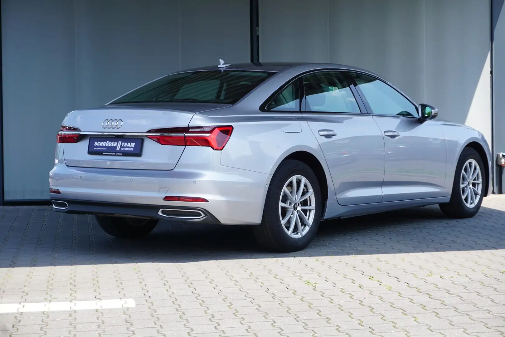 Audi A6 Limousine 40 TDI S tronic Navi ACC AHK RFK Silber - 2