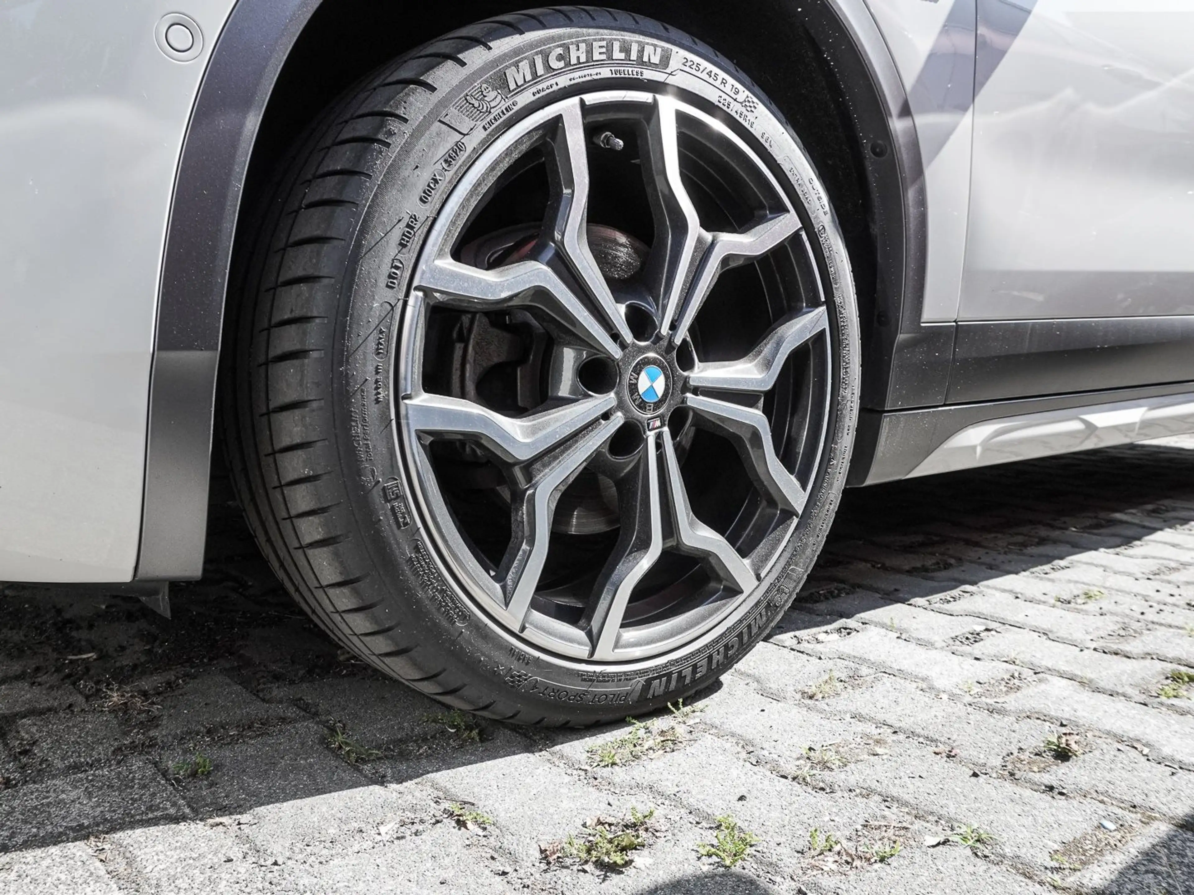 BMW X2 sDrive18d M Sport NAVI LED PDC V+H DAB Klima — photo 3