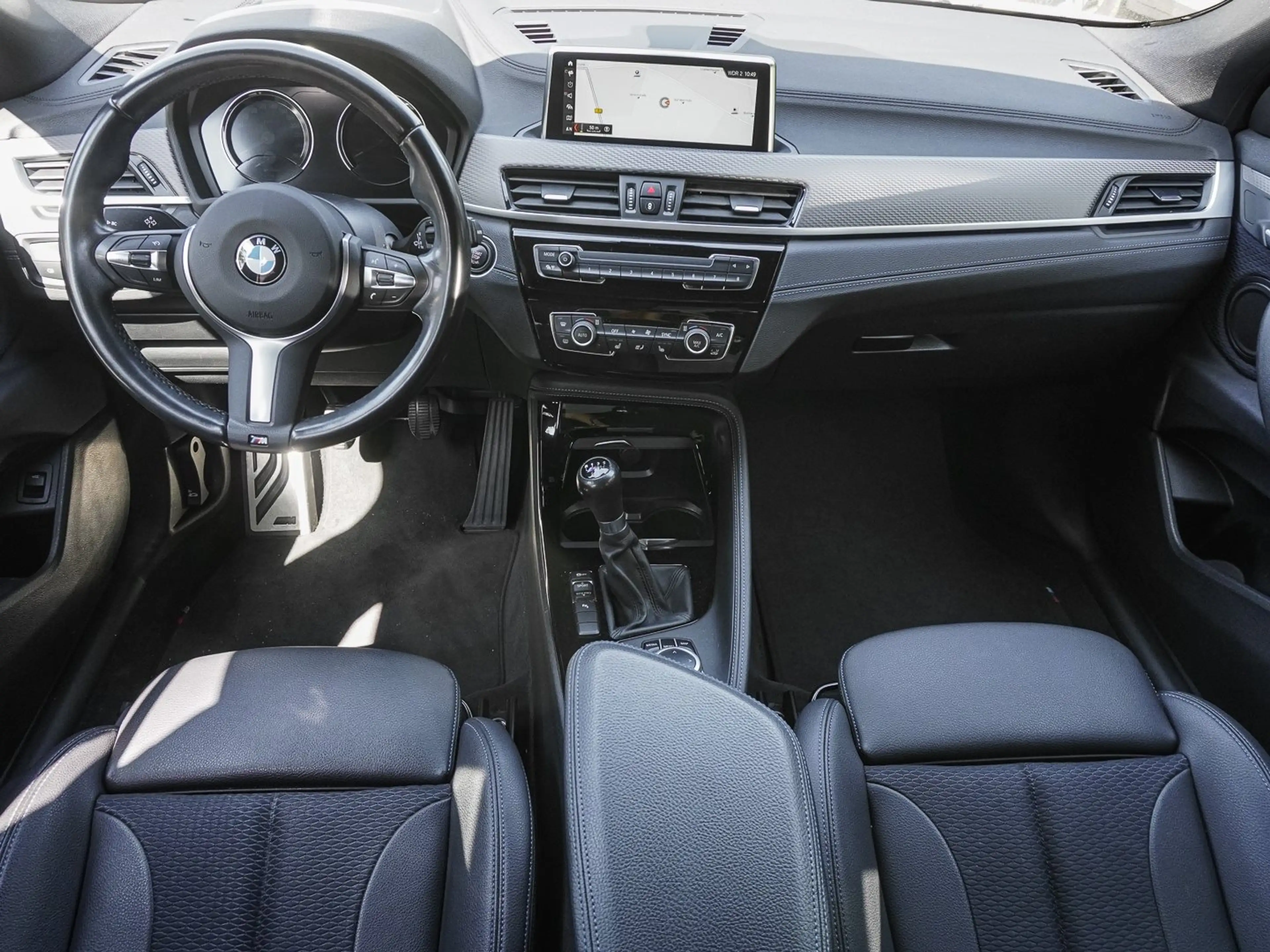 BMW X2 sDrive18d M Sport NAVI LED PDC V+H DAB Klima — photo 6