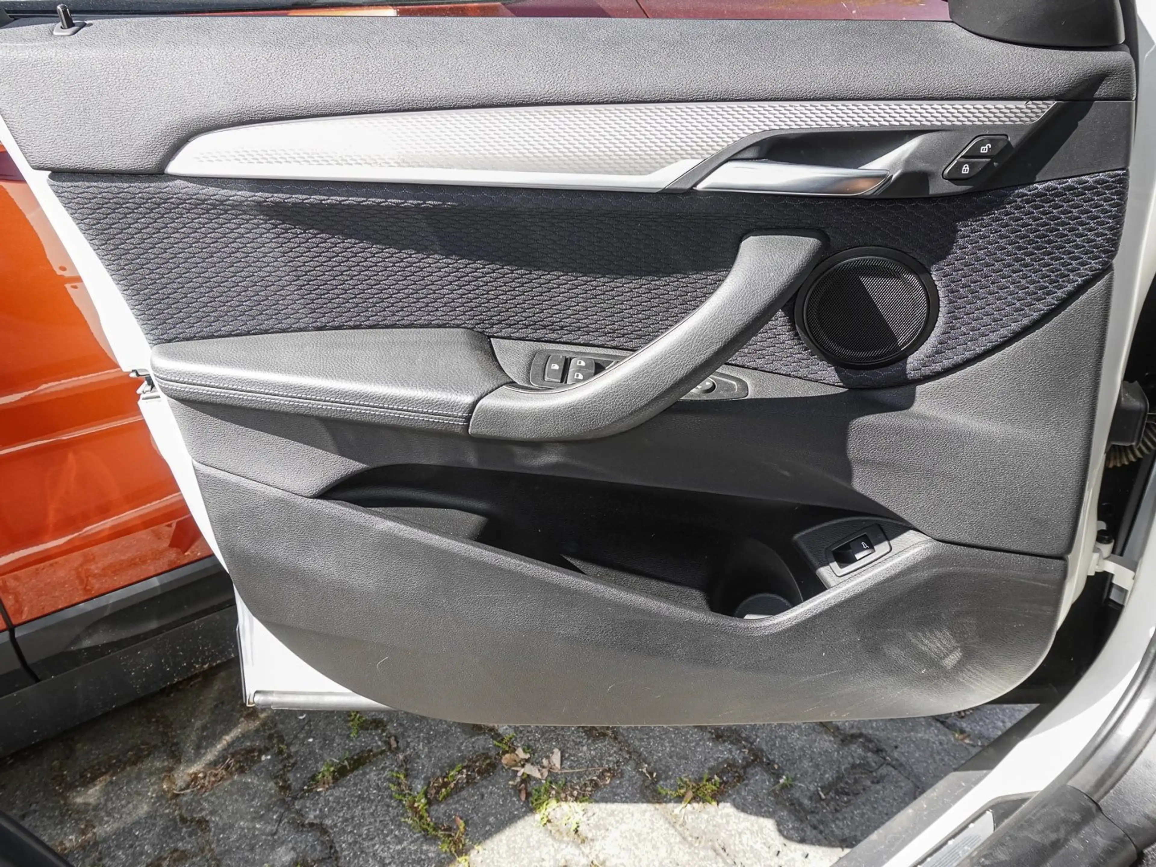 BMW X2 sDrive18d M Sport NAVI LED PDC V+H DAB Klima — photo 12