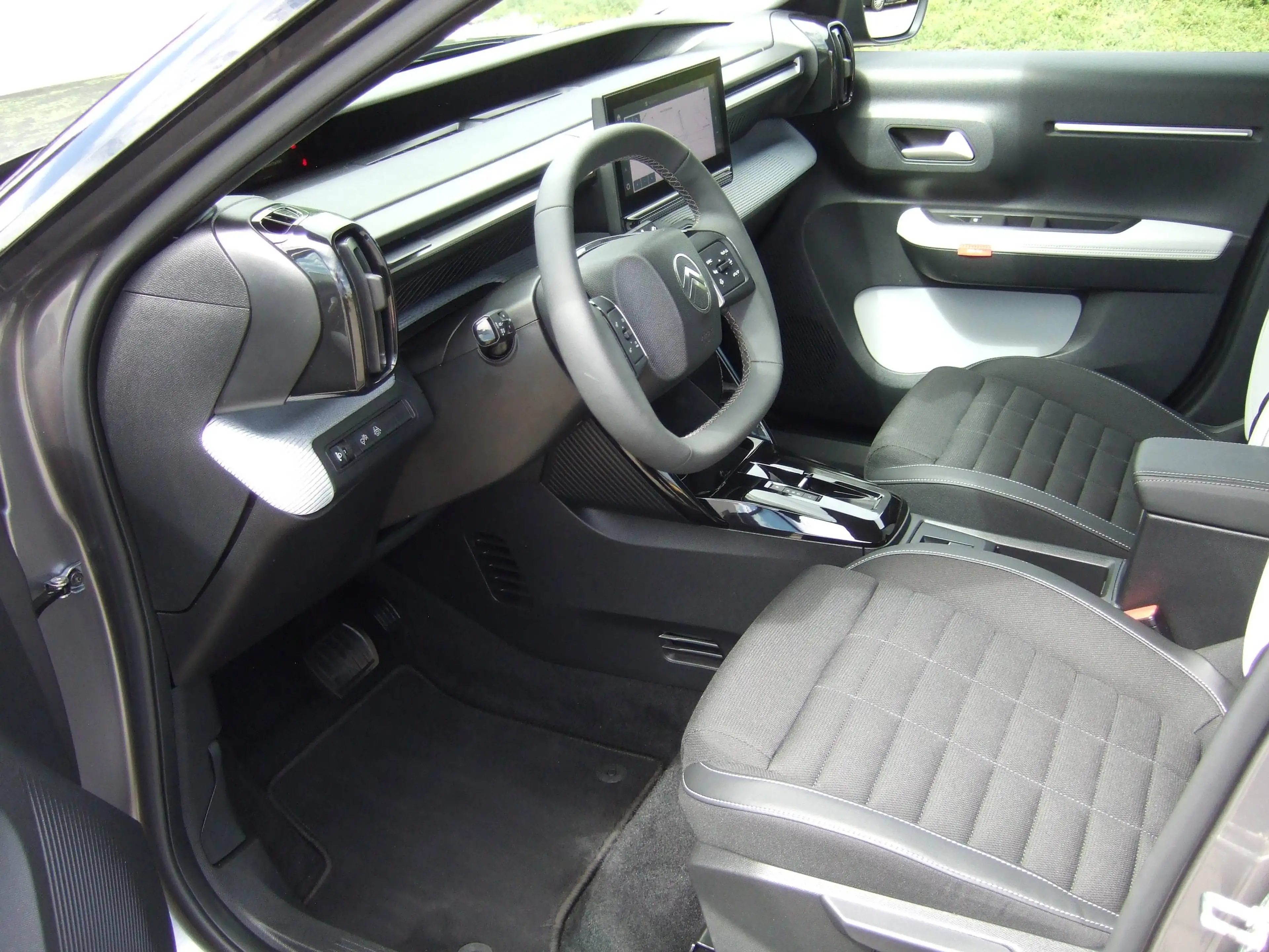 Citroen C3 Aircross Hybrid 145 MAX Sitzheizung Lenkradheizung Rückfahrkamera PDC vorn und hinten — photo 13