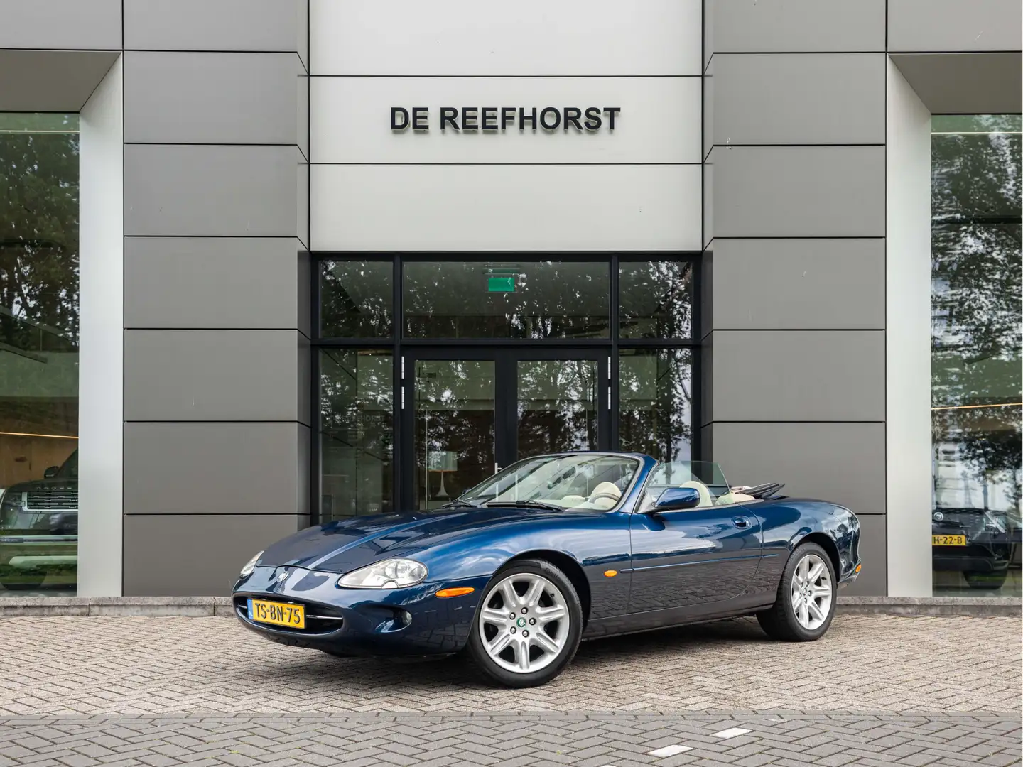 Jaguar XKR 4.0 V8 Convertible | Zeer goede staat | Unieke aut Azul - 1