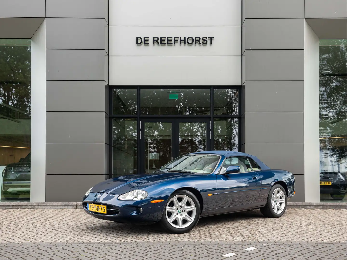 Jaguar XKR 4.0 V8 Convertible | Zeer goede staat | Unieke aut Azul - 2