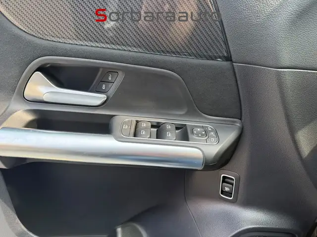 Mercedes-Benz Gla view 27