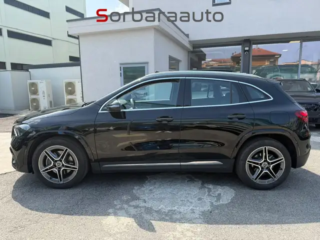 Mercedes-Benz Gla view 2