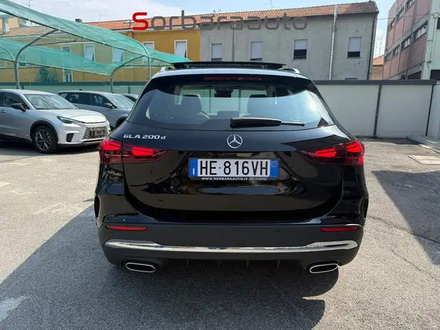 Mercedes-Benz Gla view 4