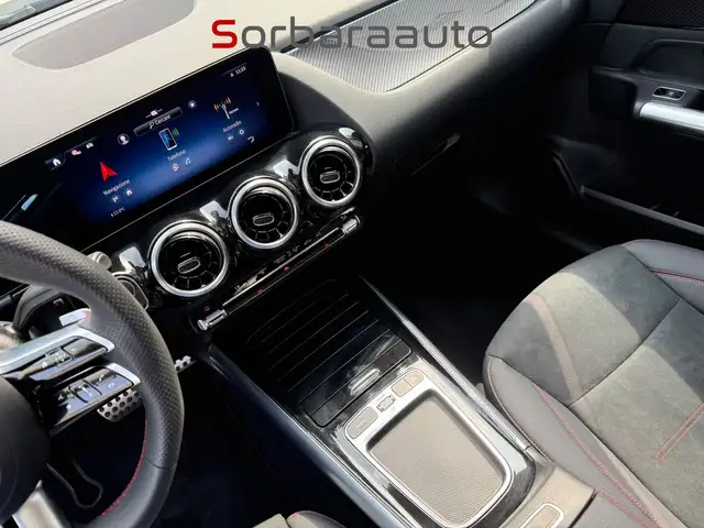 Mercedes-Benz Gla view 17