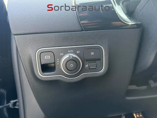 Mercedes-Benz Gla view 26