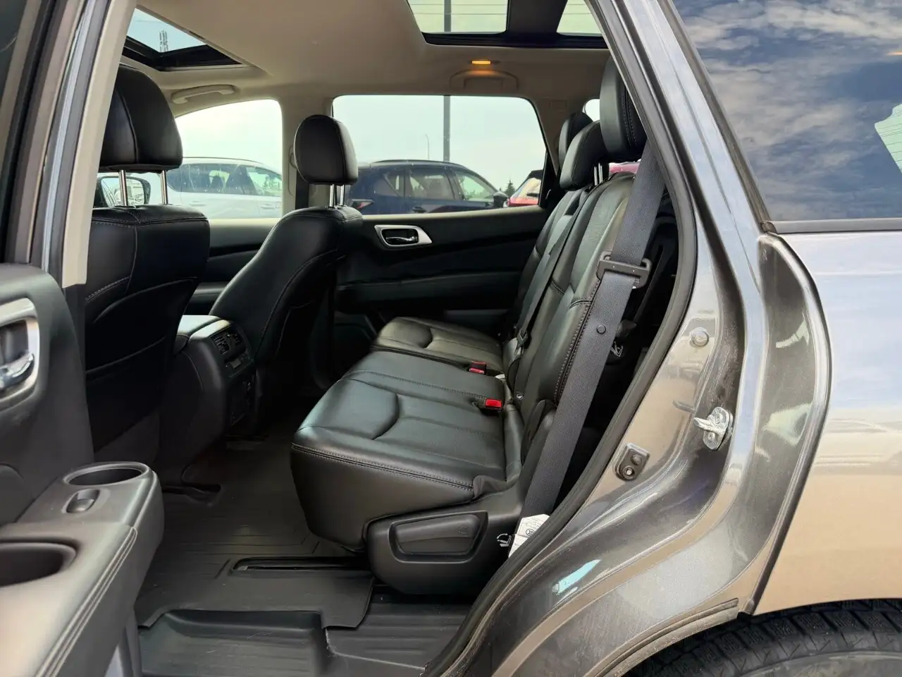Nissan Pathfinder fotografie Nissan Pathfinder