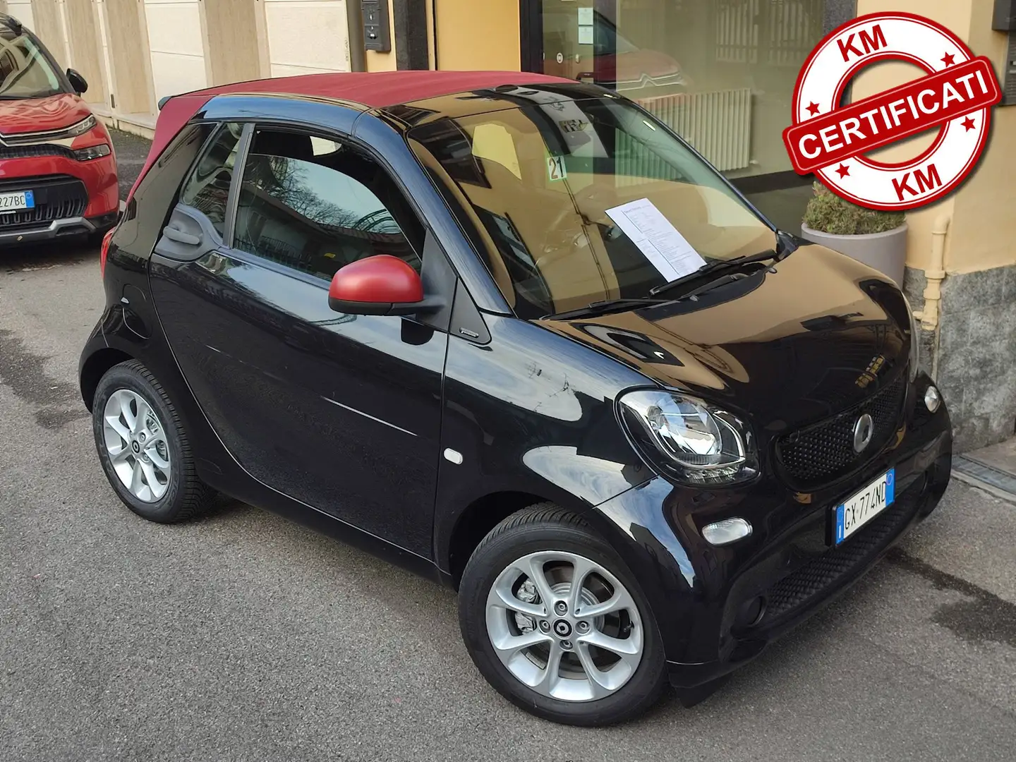 smart forTwo Cabrio 1.0 Passion 71cv aut. Capote/Specchi Rossi Černá - 1