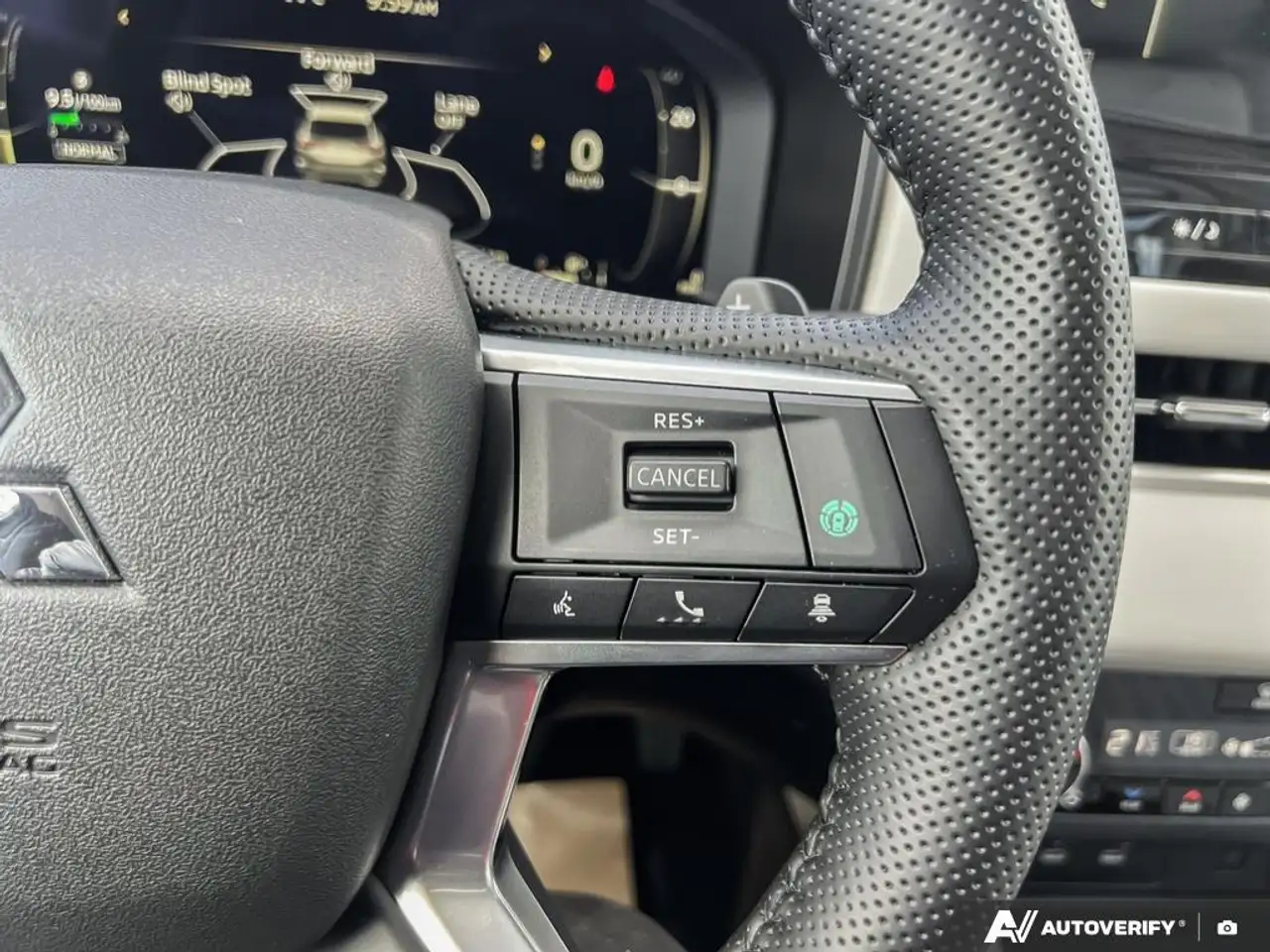 Mitsubishi Outlander снимка Mitsubishi Outlander