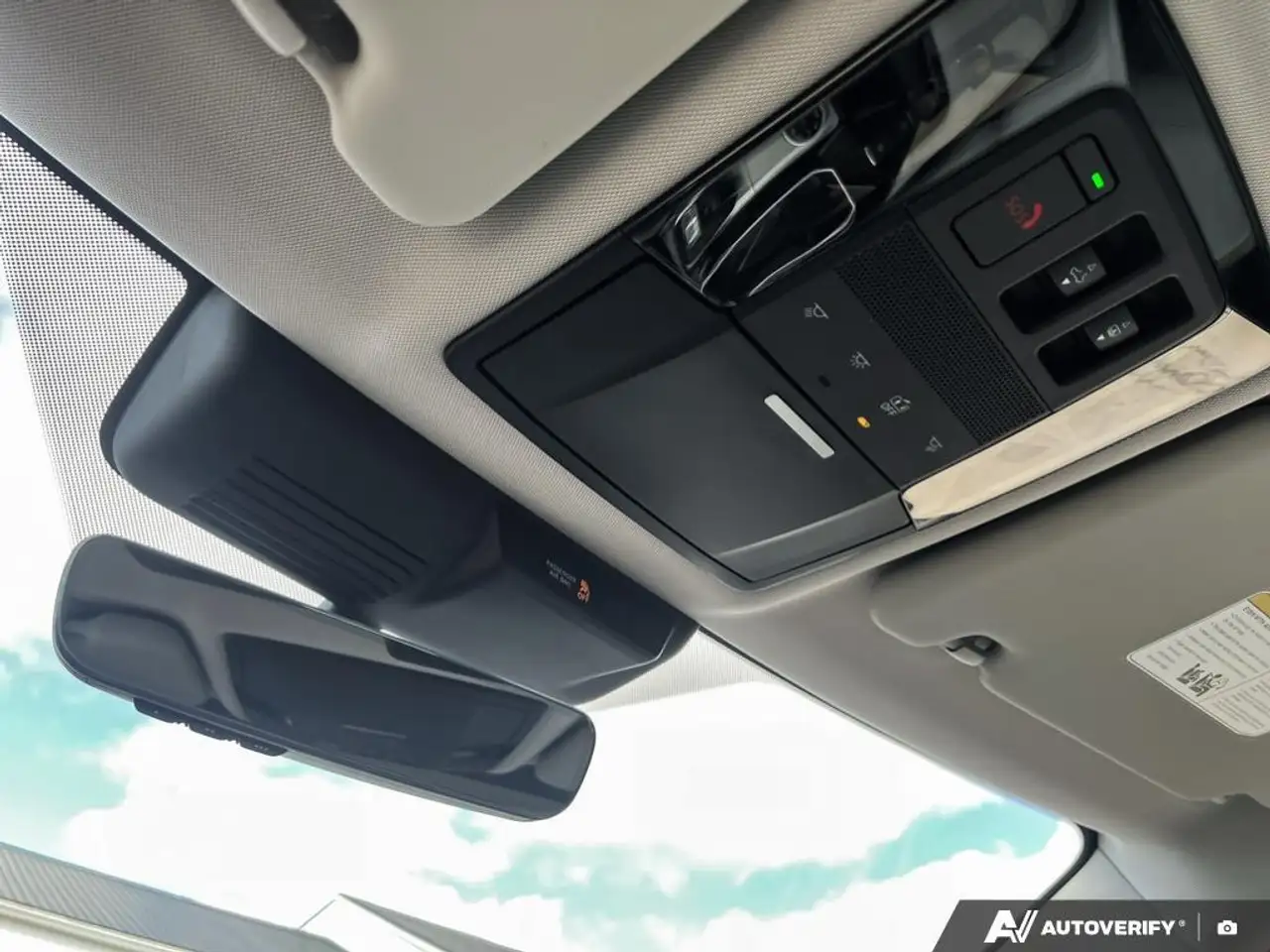 Mitsubishi Outlander снимка Mitsubishi Outlander