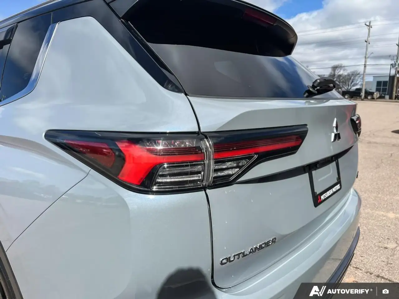 Mitsubishi Outlander снимка Mitsubishi Outlander