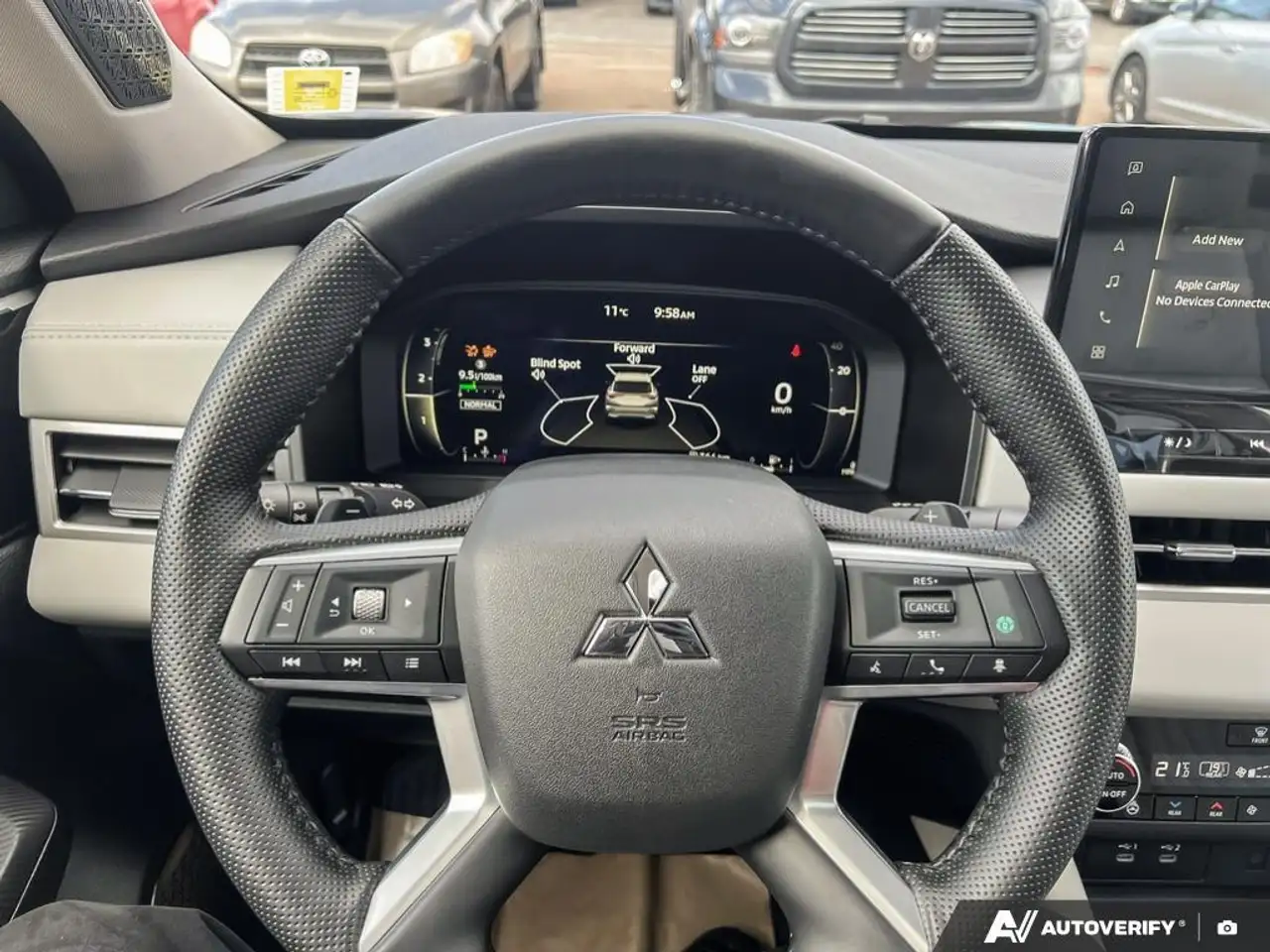 Mitsubishi Outlander снимка Mitsubishi Outlander