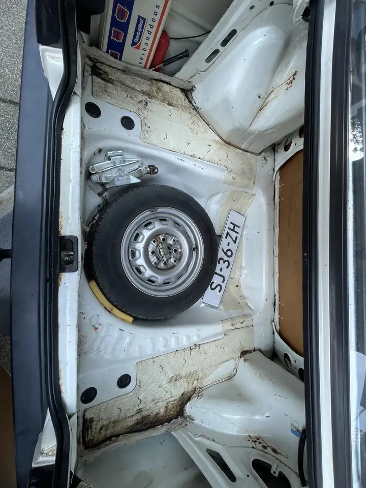 Toyota Corolla 12 V DX, foto 11