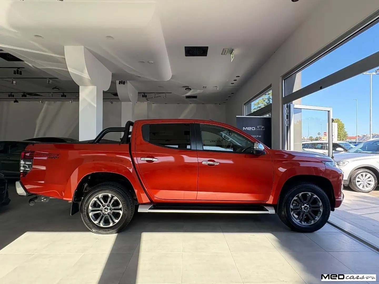 Mitsubishi L200 d.cab 2.3D HURRICANE 4WD 150CV AUTO / IVA ESP. Orange - 1
