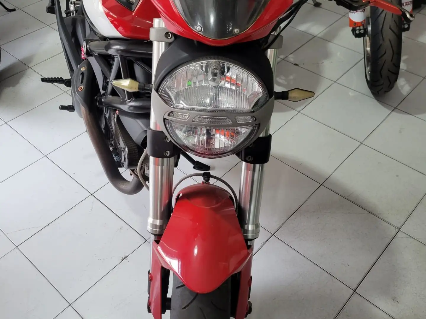 Ducati Monster 696 Roşu - 1