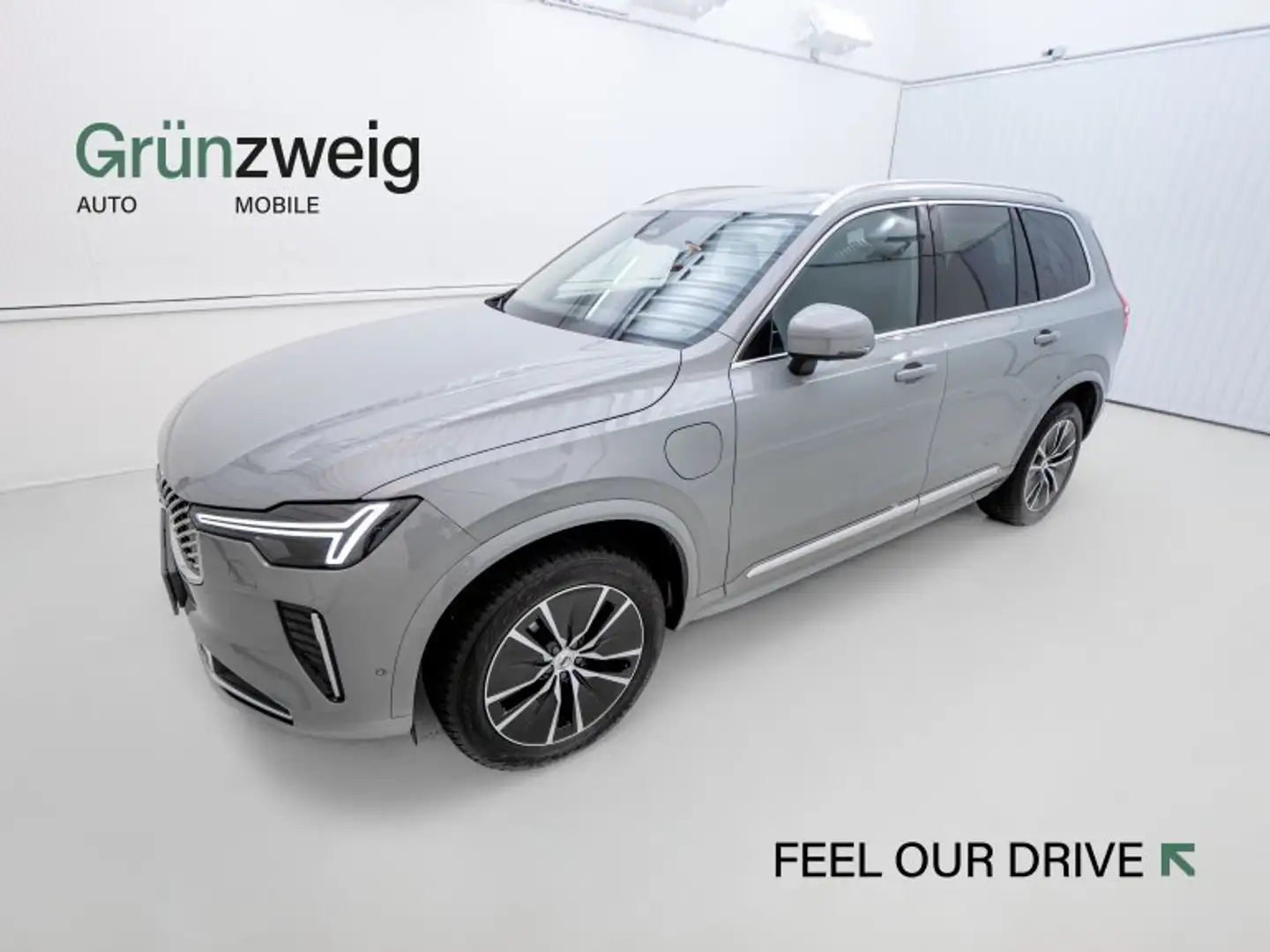 Volvo XC90 Plus, T8 AWD Pl Grau - 1