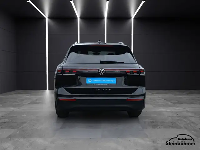 Volkswagen Tiguan view 5