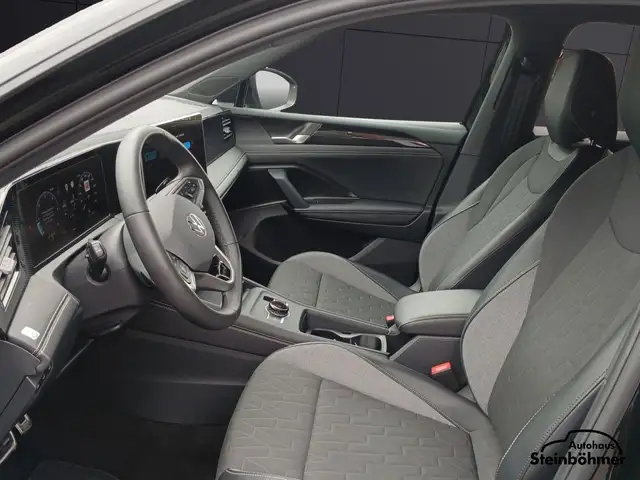 Volkswagen Tiguan view 15