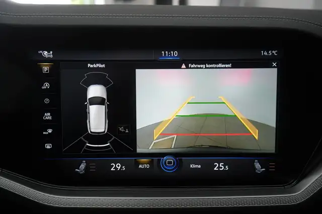 Volkswagen Touareg view 15