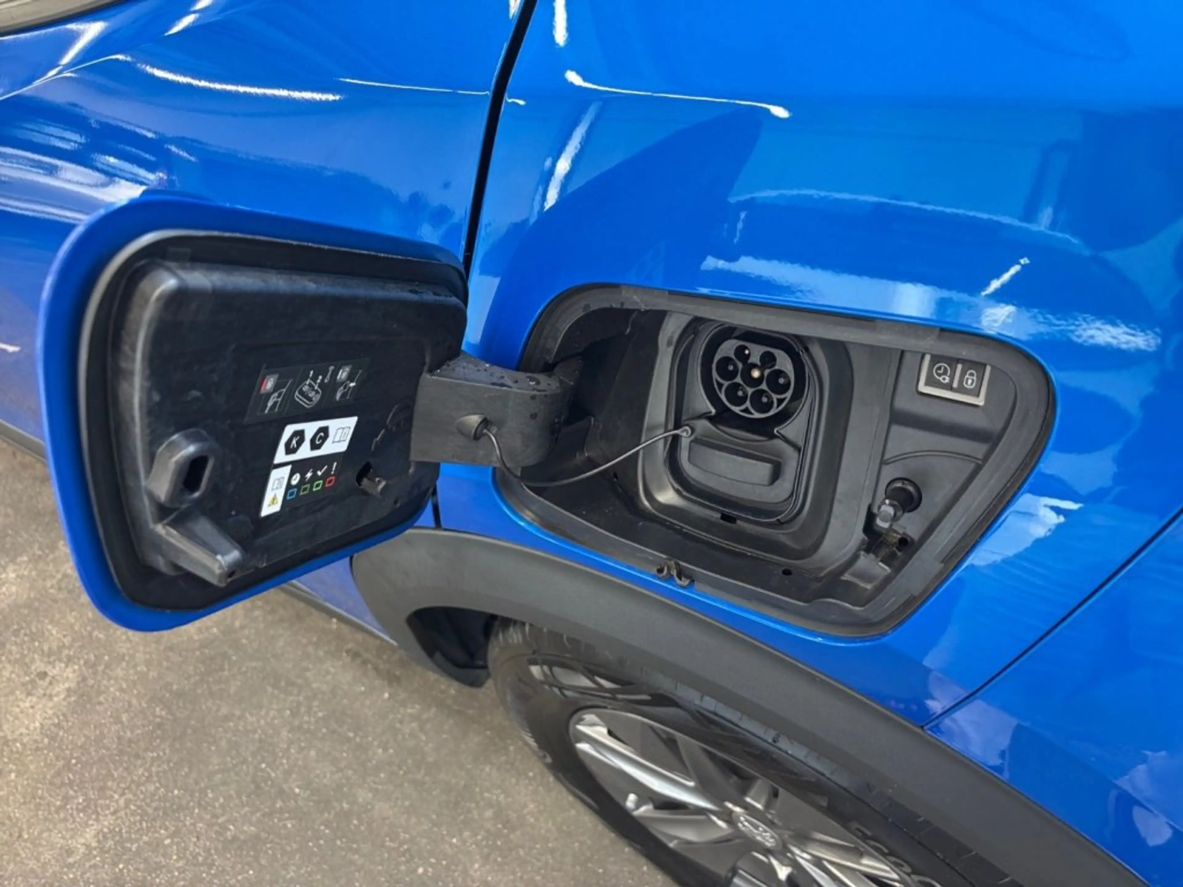 Peugeot e-2008 50kWh Active Pack — photo 15