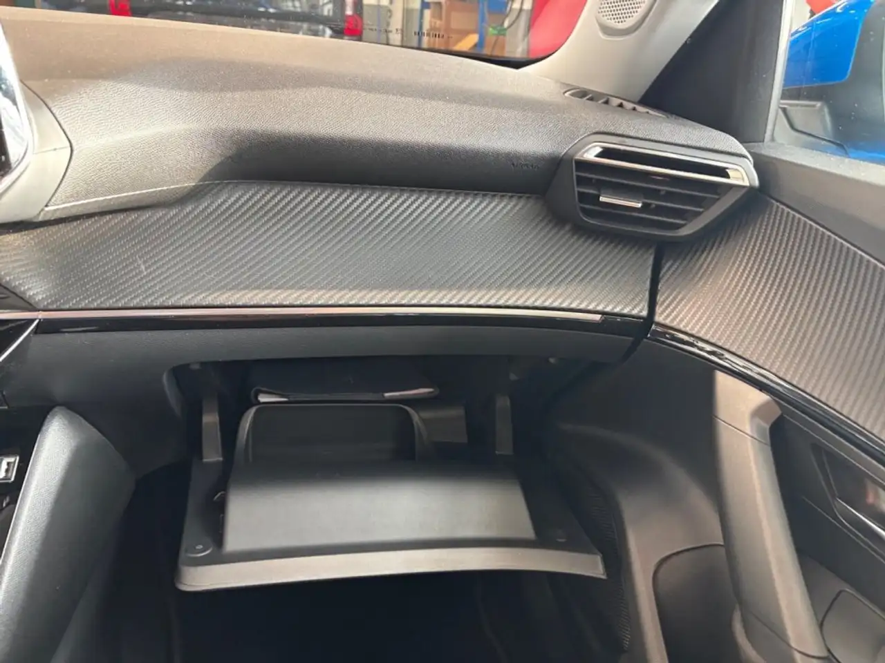 Peugeot E-2008 50kWh Active Pack, миниатюра 20